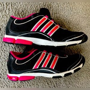 EUC-ADIDAS TORSION SYSTEM SHOES. Black, Magenta, Silver & White. Size 7.